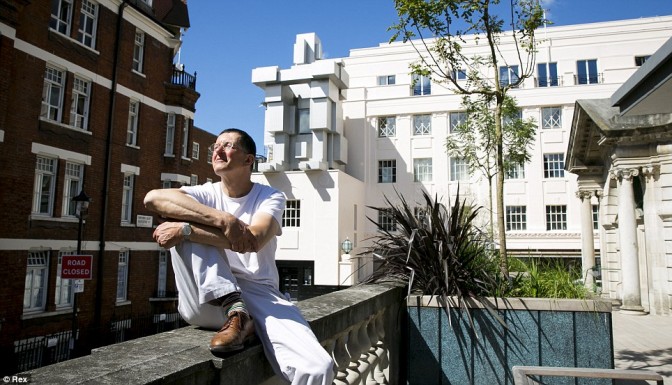 anthony_gormley_box